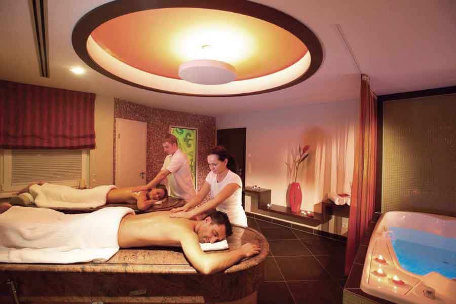 Nassmassagentisch_wet_massage_table_Fire_Ice_Wellness_D9839112
