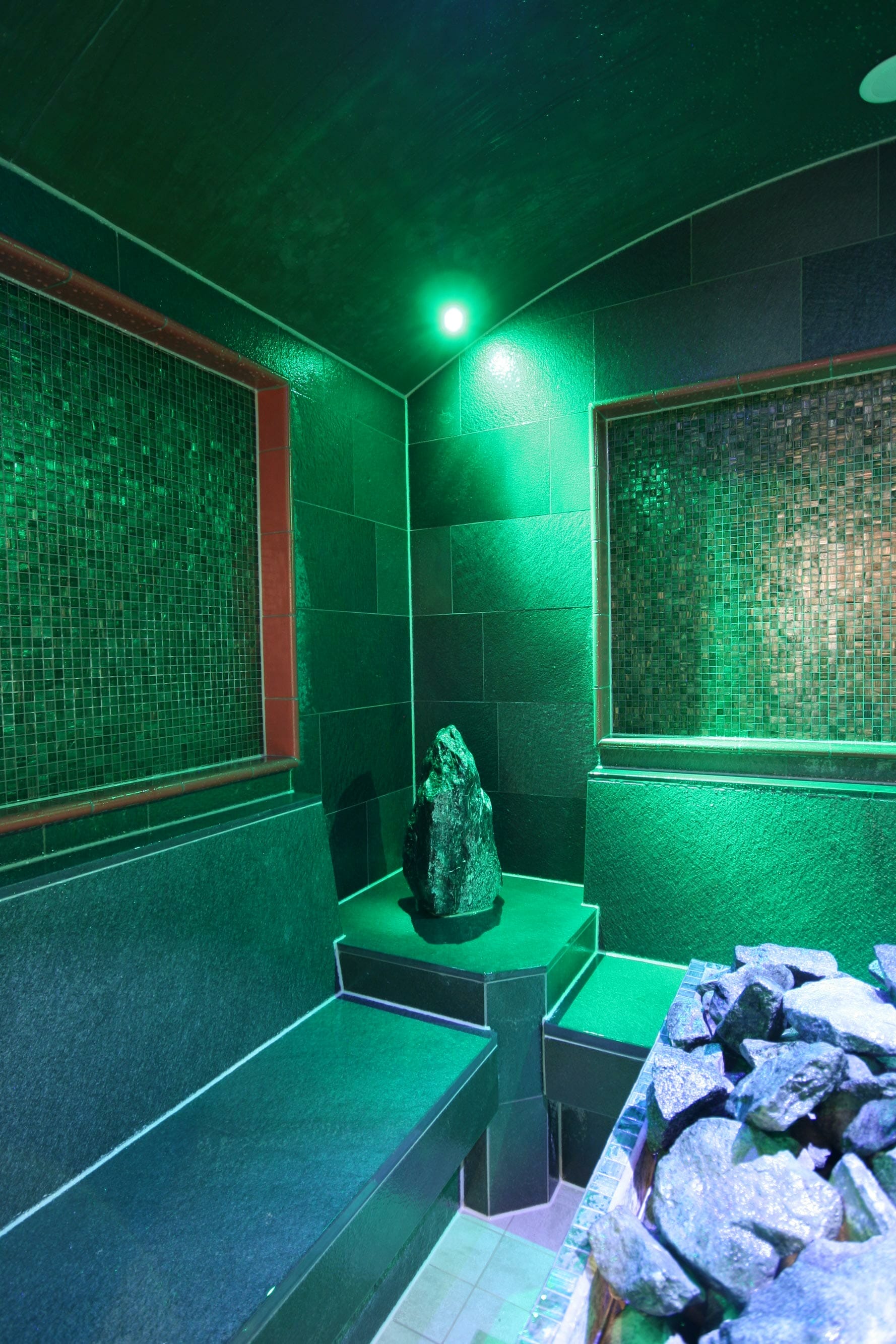 Luftdusche-im-Dampfbad-fire-ice-sauna